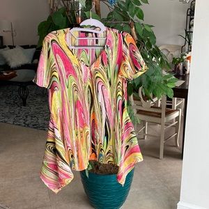 Vibrant Colored Melissa Paige Short Sleeve Blouse Size Small Polyester Pullover